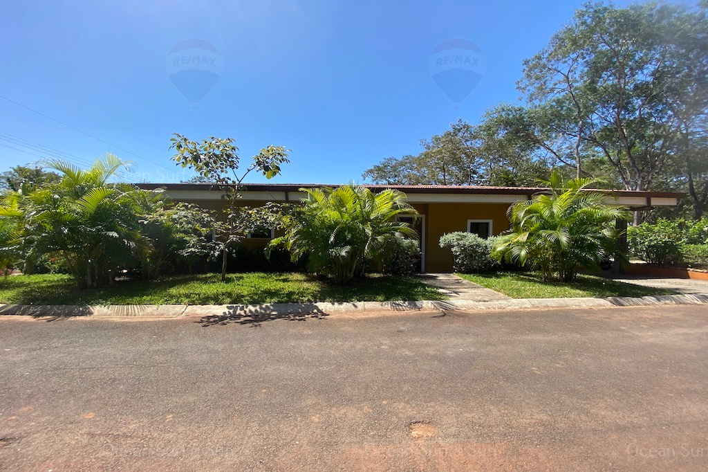 casa-frank-tamarindo-surf-beach-nightlife-real-estate-investment-vacation-residence-retirement-property