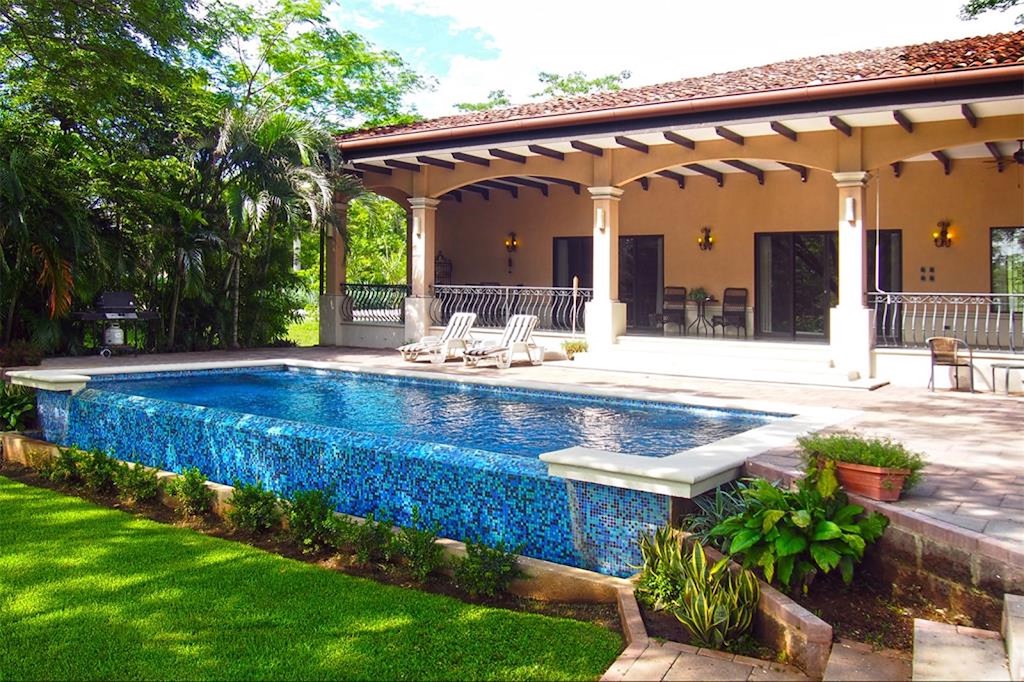 tamarindo-reserva-conchal-surfing-vacation-investment-gated-community-travel-expat