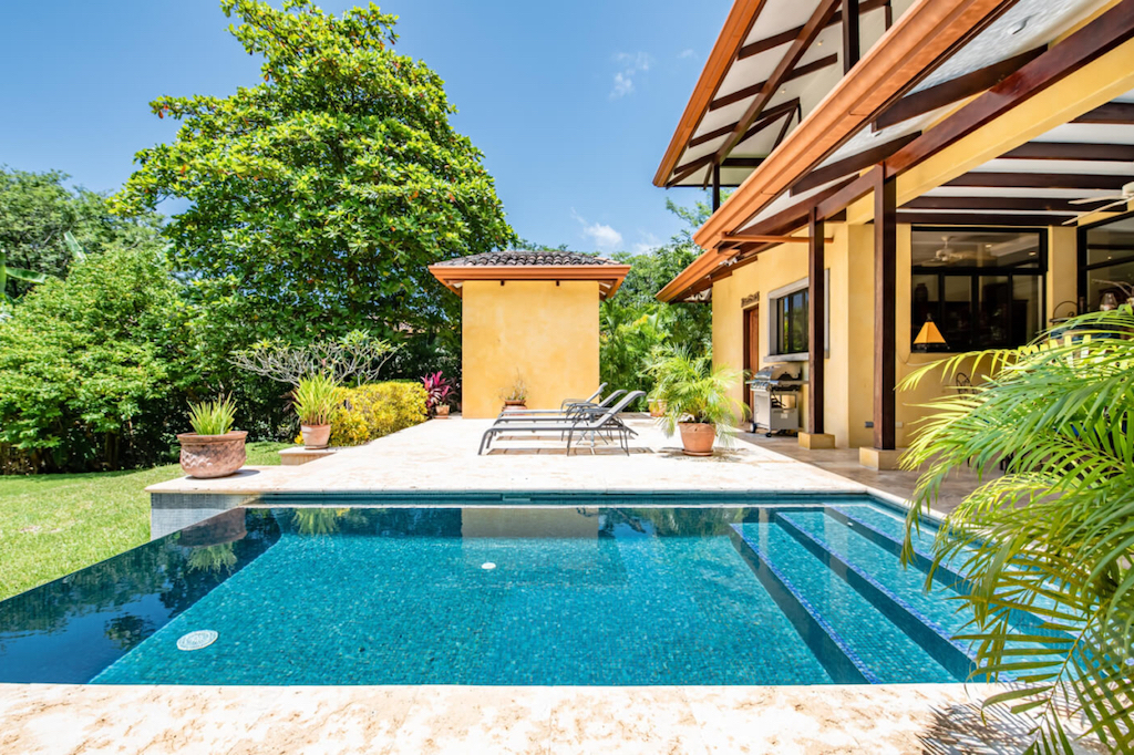 villa-fin-luna-tamarindo-surf-beach-nightlife-real-estate-investment-vacation-residence-retirement-property