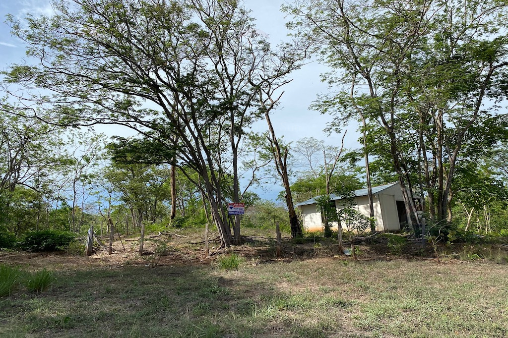 grande-cabina-lot-tamarindo-surf-beach-nightlife-real-estate-investment-vacation-residence-retirement-property