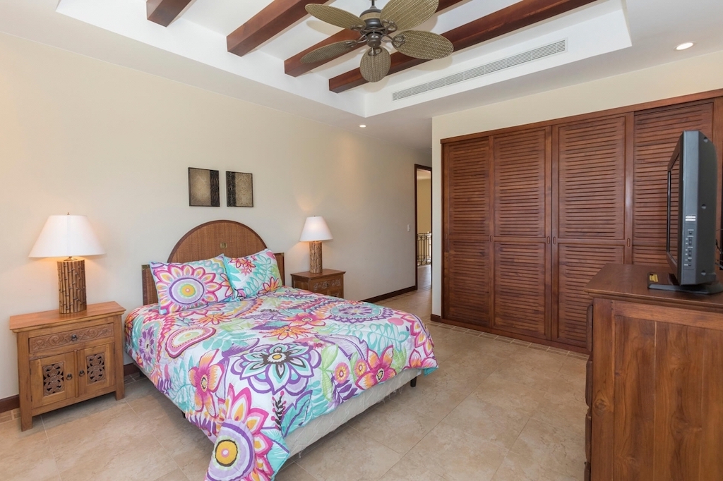 jobo-8-tamarindo-surf-beach-nightlife-real-estate-investment-vacation-residence-retirement-property