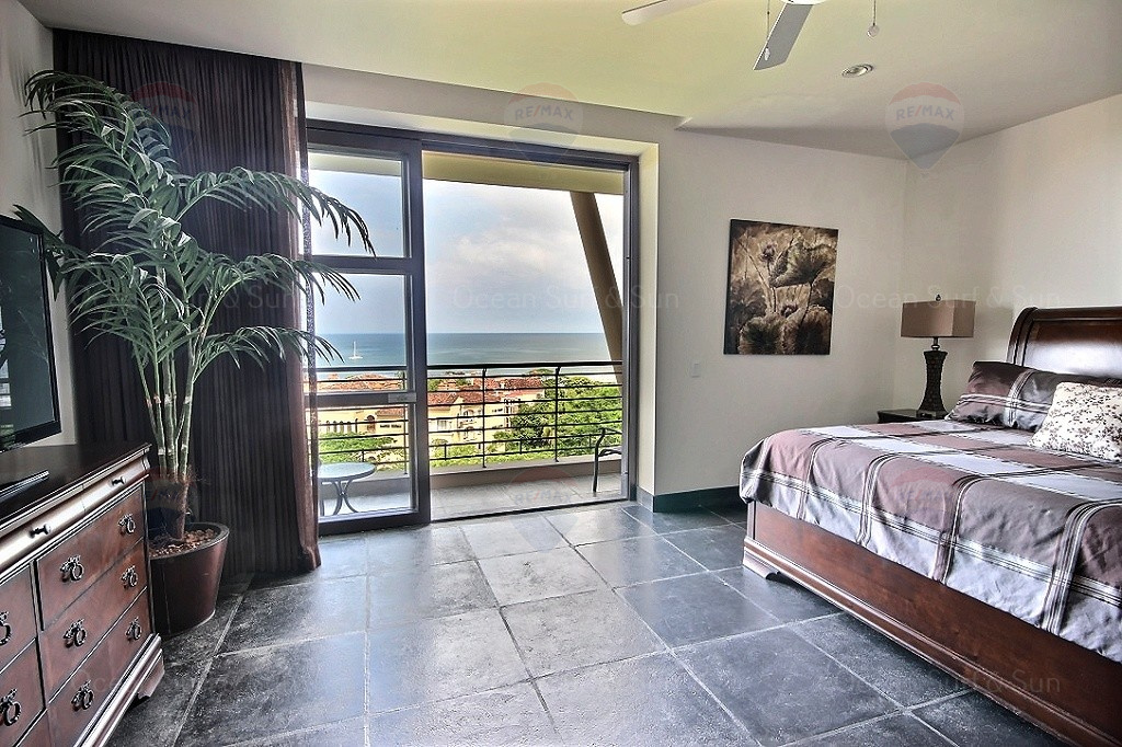 La-Perla-5-3-rental-investment-vacation-property-retirement-residence-playa-tamarindo-surf-guanacaste